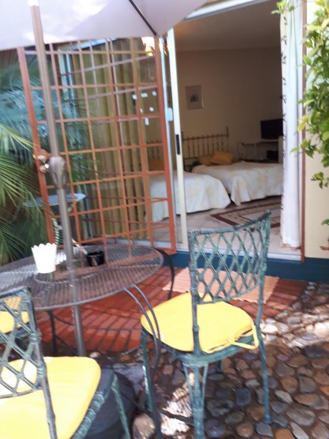 Hotel A La Fugue Upington Exterior foto